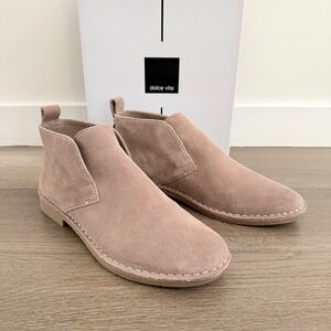 NIB Dolce Vita Fern Almond Suede Chukka Ankle Boots 8